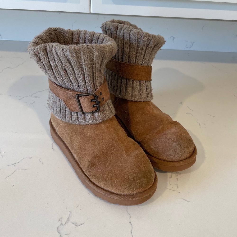 Ugg boots. Size 4 kids / 6 women
